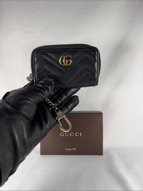 Gucci Handbags - Authentic Gucci GG Leather Card Wallet Keychain with box